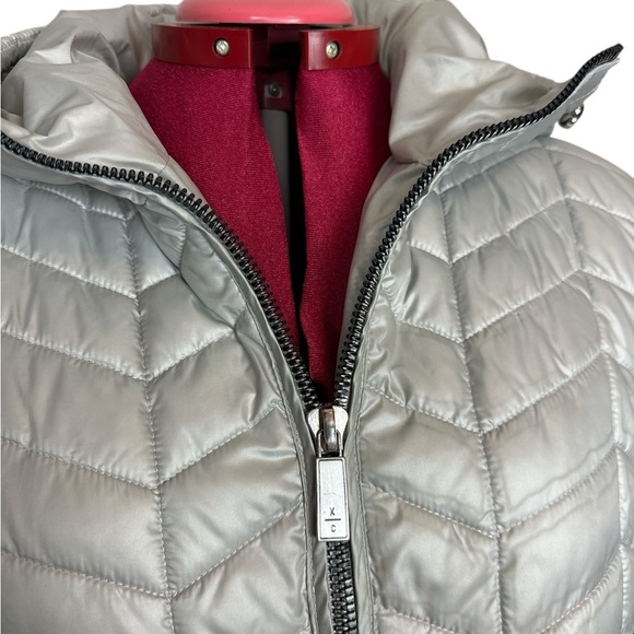 Kenneth Cole hooded silver/grey puffer jacket two pockets - Picture 7 of 15
